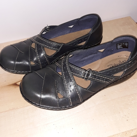 Clarks Shoes - Collection Clarks Ultimate Comfort, color Brown, size 7.